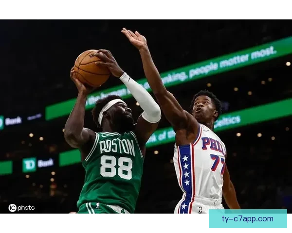 布朗32分11篮板绿军惜败活塞 布朗32分11篮板绿军惜败活塞