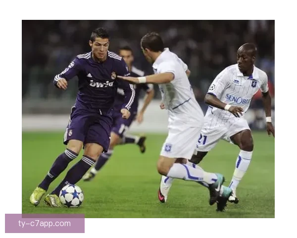 以加雷赞C罗穆帅唤醒皇马血性 以加雷赞C罗穆帅唤醒皇马血性