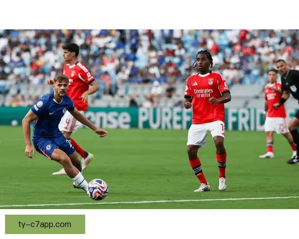 切尔西遭遇两连败 裁判判罚引争议